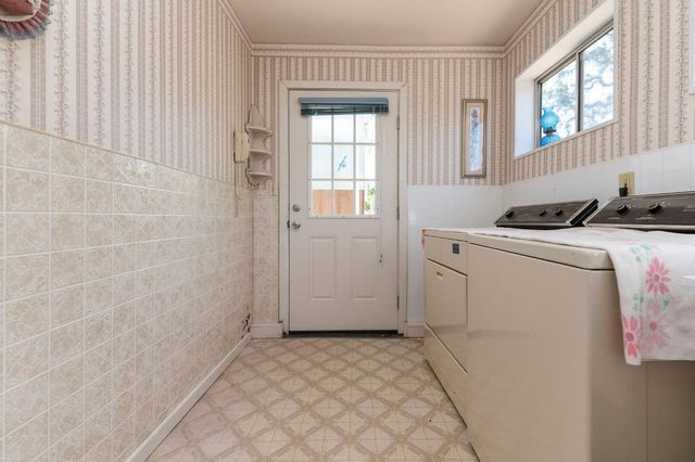 105 Wallace St, Jackson, CA 95642