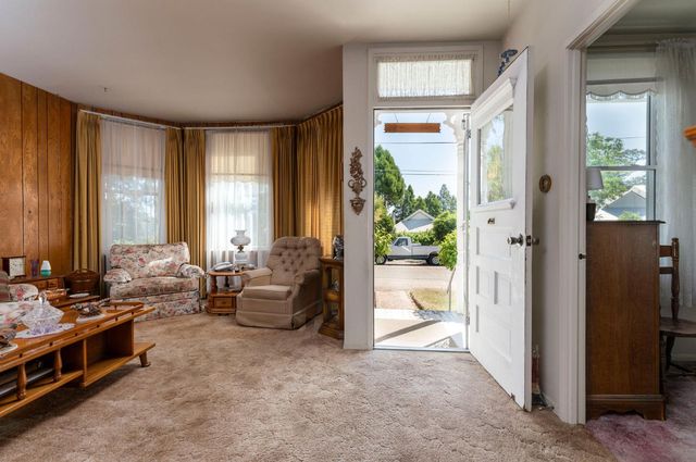 105 Wallace St, Jackson, CA 95642