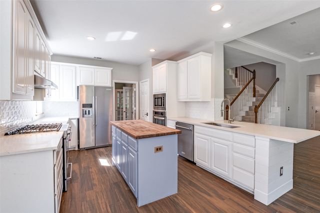 2400 Silverstone Lane, Mckinney, TX 75072