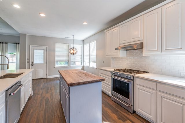 2400 Silverstone Lane, Mckinney, TX 75072