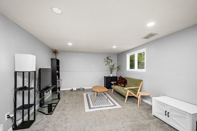 5531 128th Street W, Apple Valley, MN 55124
