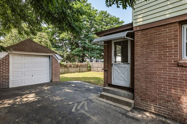 1200 Saint James Ave, Springfield, MA 01104