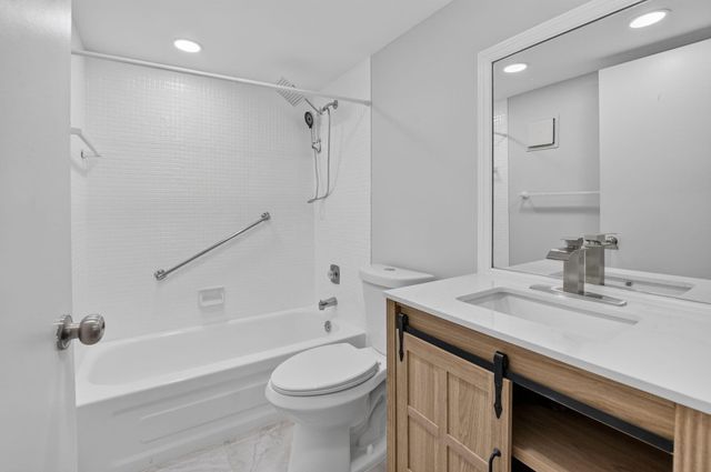 68 Normandy B, Delray Beach, FL 33484