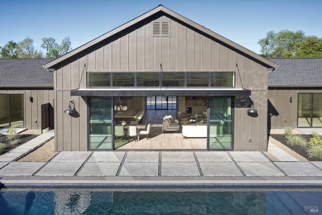 208 Ursuline Rd, Santa Rosa, CA 95403