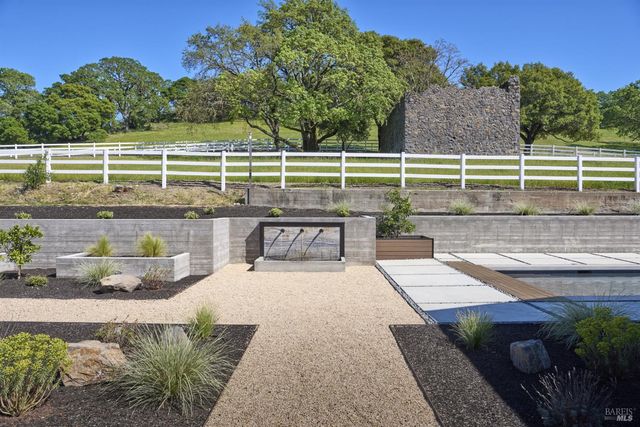 208 Ursuline Rd, Santa Rosa, CA 95403