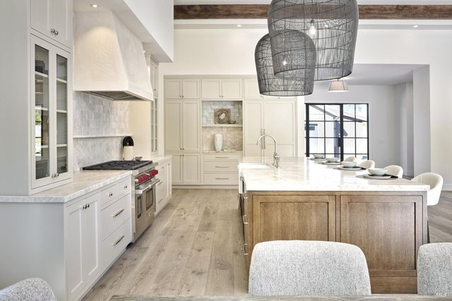 208 Ursuline Rd, Santa Rosa, CA 95403