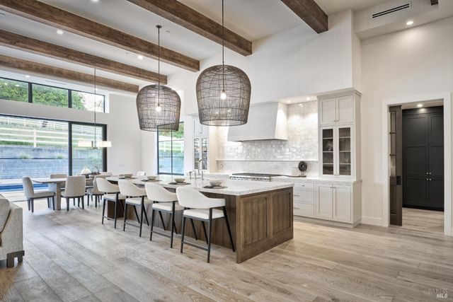 208 Ursuline Rd, Santa Rosa, CA 95403