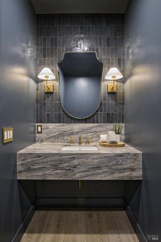 208 Ursuline Rd, Santa Rosa, CA 95403