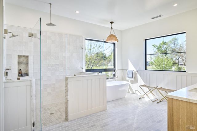 208 Ursuline Rd, Santa Rosa, CA 95403