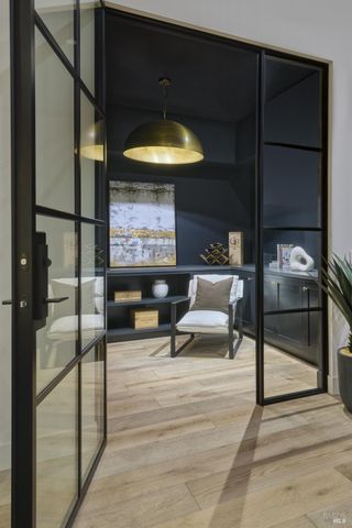 208 Ursuline Rd, Santa Rosa, CA 95403