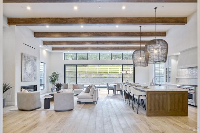 208 Ursuline Rd, Santa Rosa, CA 95403