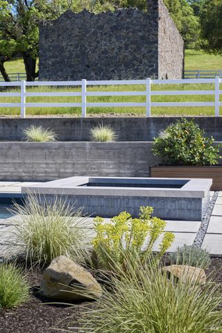 208 Ursuline Rd, Santa Rosa, CA 95403