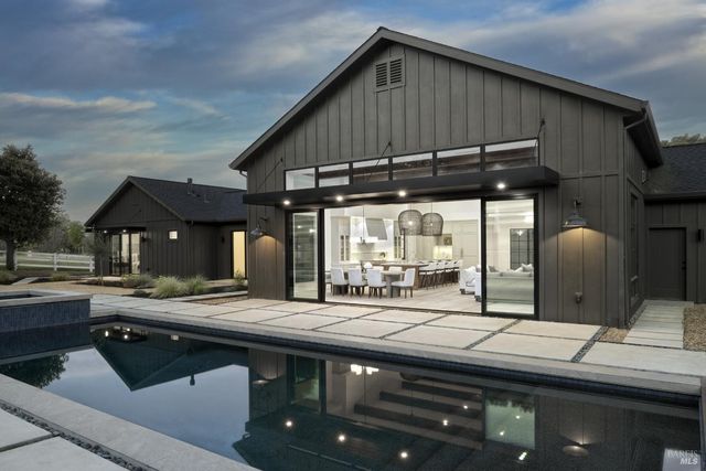 208 Ursuline Rd, Santa Rosa, CA 95403