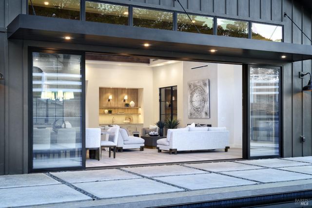 208 Ursuline Rd, Santa Rosa, CA 95403