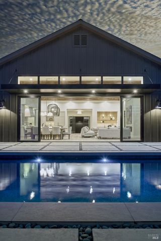 208 Ursuline Rd, Santa Rosa, CA 95403