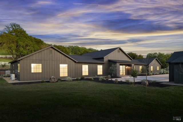 208 Ursuline Rd, Santa Rosa, CA 95403