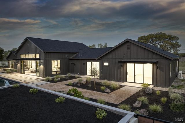 208 Ursuline Rd, Santa Rosa, CA 95403