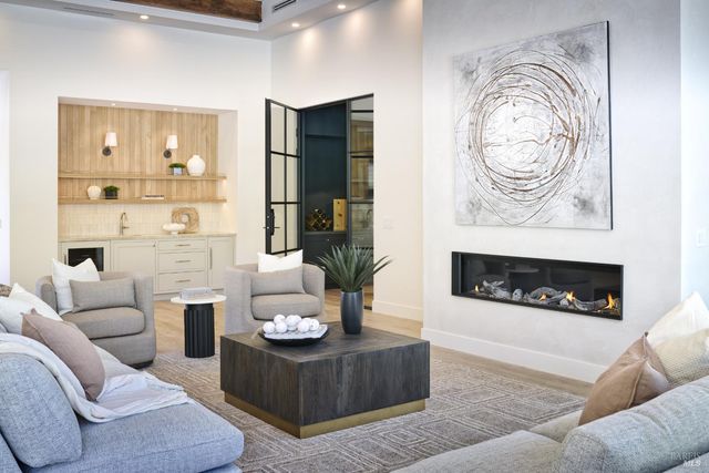 208 Ursuline Rd, Santa Rosa, CA 95403