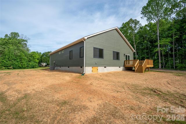2426 Puetts Chapel Road, Bessemer City, NC 28016