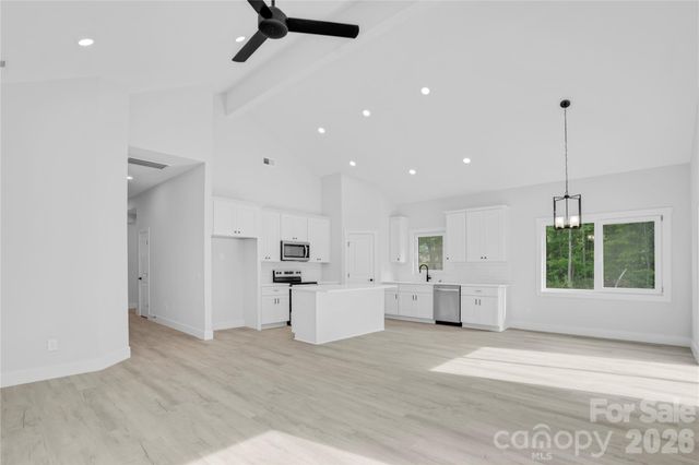 2426 Puetts Chapel Road, Bessemer City, NC 28016