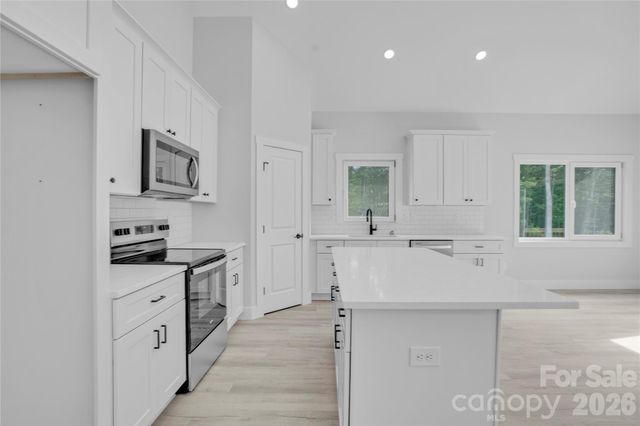 2426 Puetts Chapel Road, Bessemer City, NC 28016
