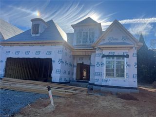 14 Creswell Manor Drive, Greensboro, NC 27407
