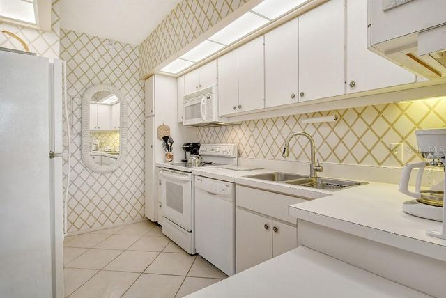 1945 GULF OF MEXICO DRIVE M2-402, Longboat Key, FL 34228