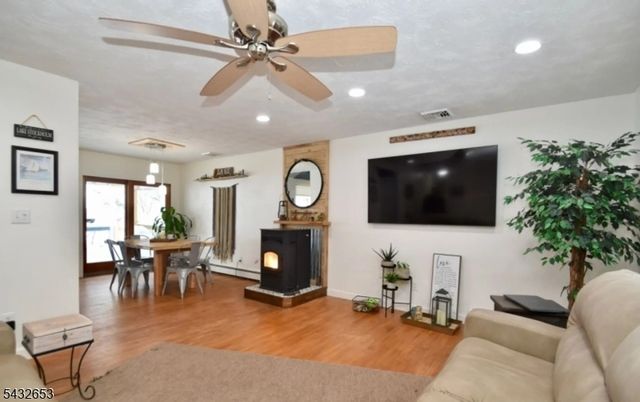 27 Grandview Ave, Jefferson Twp., NJ 07460
