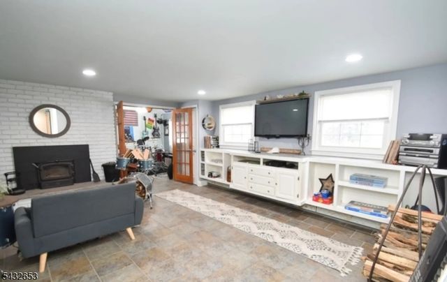 27 Grandview Ave, Jefferson Twp., NJ 07460