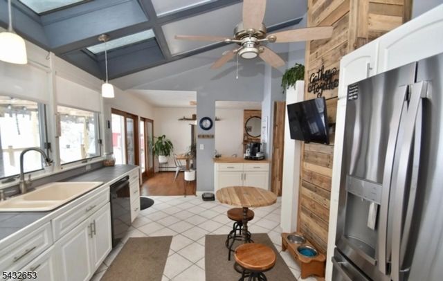 27 Grandview Ave, Jefferson Twp., NJ 07460