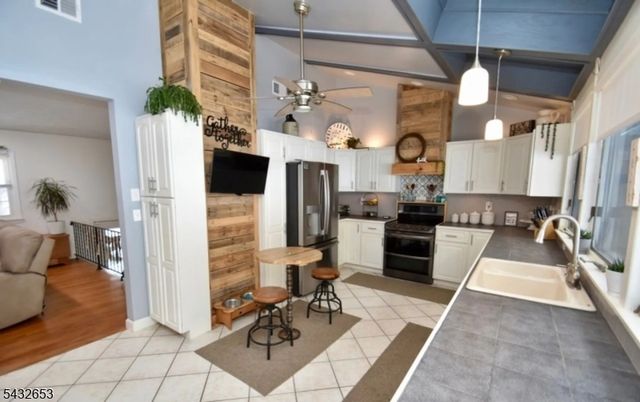 27 Grandview Ave, Jefferson Twp., NJ 07460