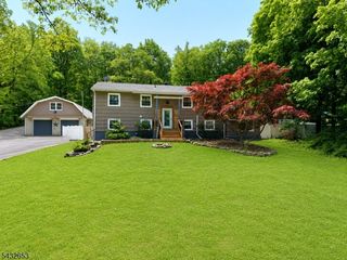 27 Grandview Ave, Jefferson Twp., NJ 07460