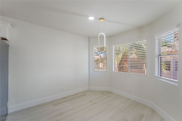 929 Sulphur Springs Lane 202, Las Vegas, NV 89128