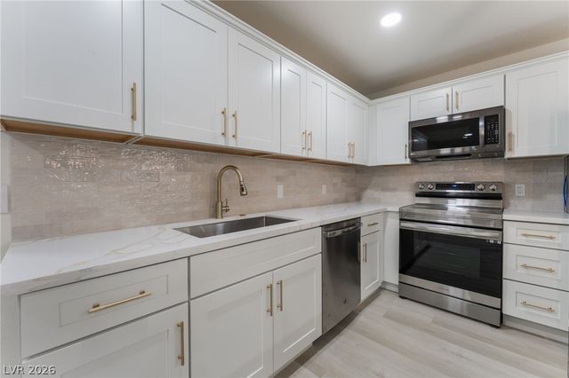 929 Sulphur Springs Lane 202, Las Vegas, NV 89128