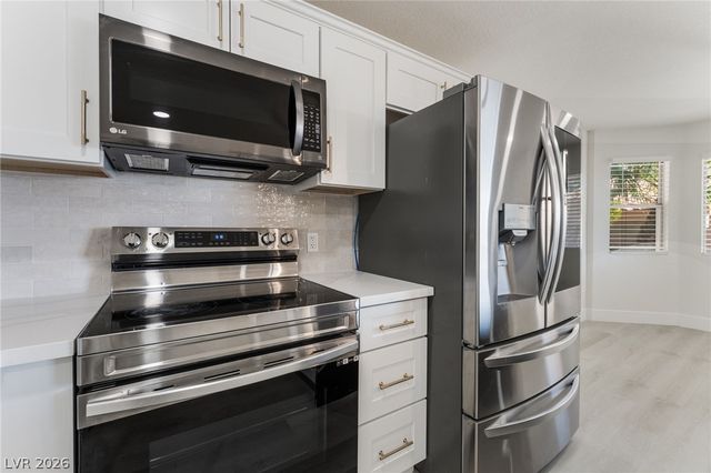 929 Sulphur Springs Lane 202, Las Vegas, NV 89128