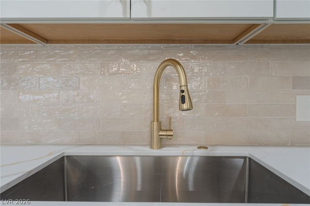 929 Sulphur Springs Lane 202, Las Vegas, NV 89128