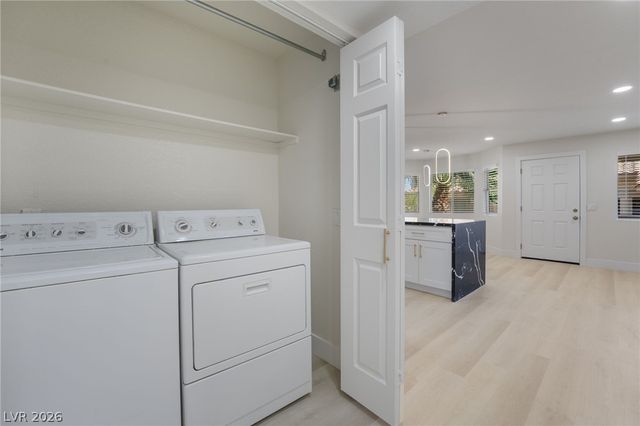 929 Sulphur Springs Lane 202, Las Vegas, NV 89128