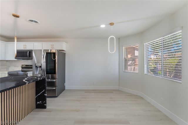 929 Sulphur Springs Lane 202, Las Vegas, NV 89128