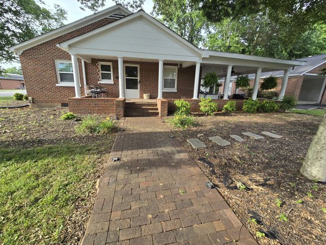 130 Lafayette Ave, Lawrenceburg, TN 38464