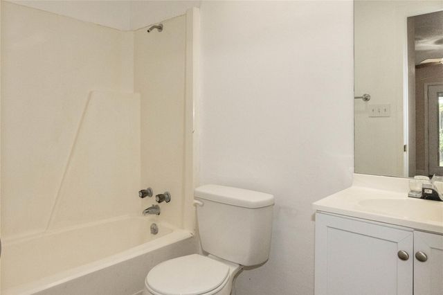110 Shady Bluff CT, Wimberley, TX 78676