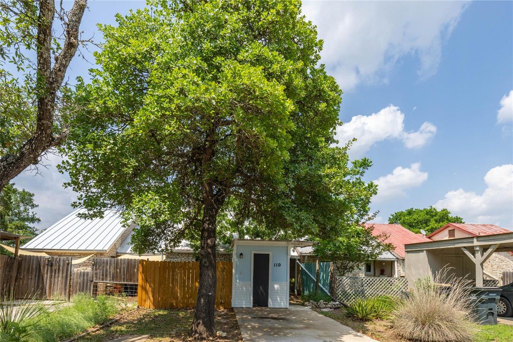 110 Shady Bluff DR, Wimberley, TX 78676