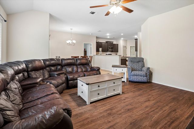 817 Hazels Way, Anna, TX 75409