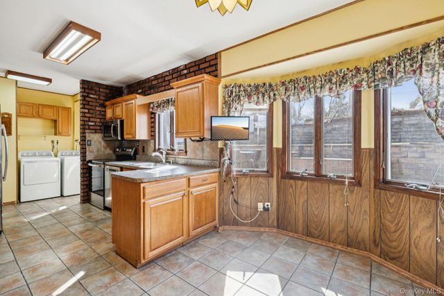 39 Cherry Street, Selden, NY 11784