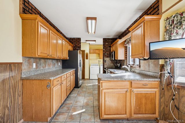 39 Cherry Street, Selden, NY 11784