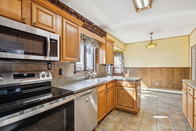 39 Cherry Street, Selden, NY 11784