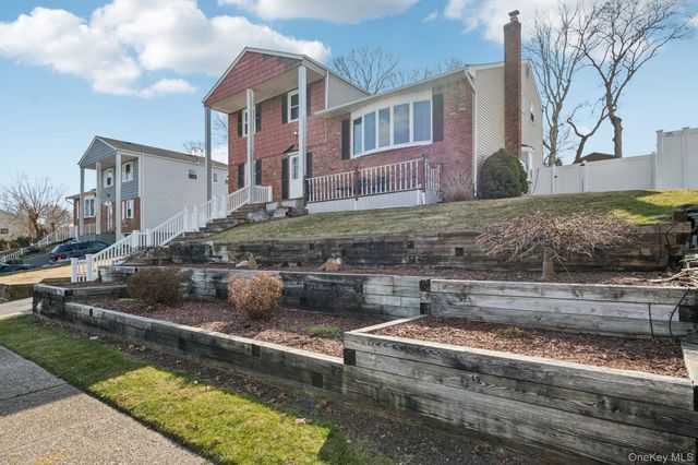 39 Cherry Street, Selden, NY 11784