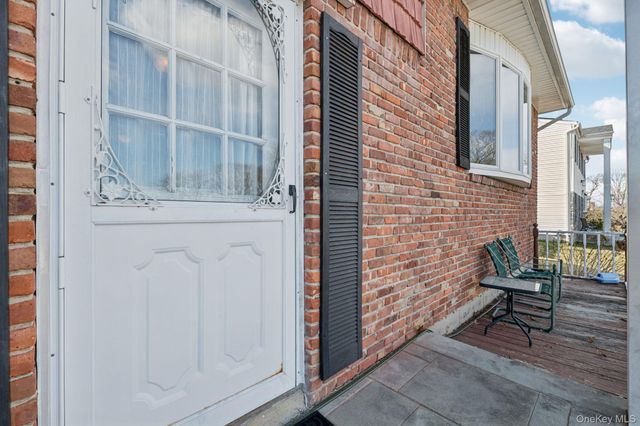 39 Cherry Street, Selden, NY 11784