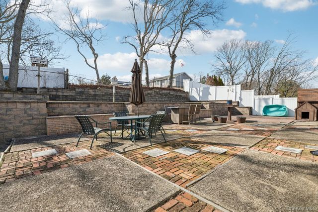 39 Cherry Street, Selden, NY 11784