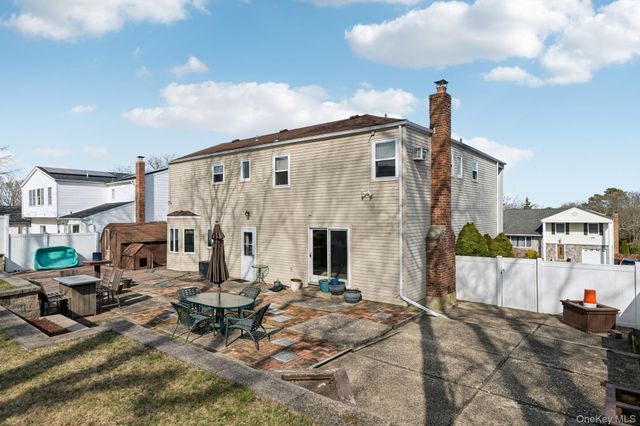 39 Cherry Street, Selden, NY 11784