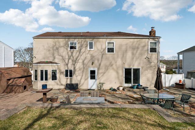 39 Cherry Street, Selden, NY 11784